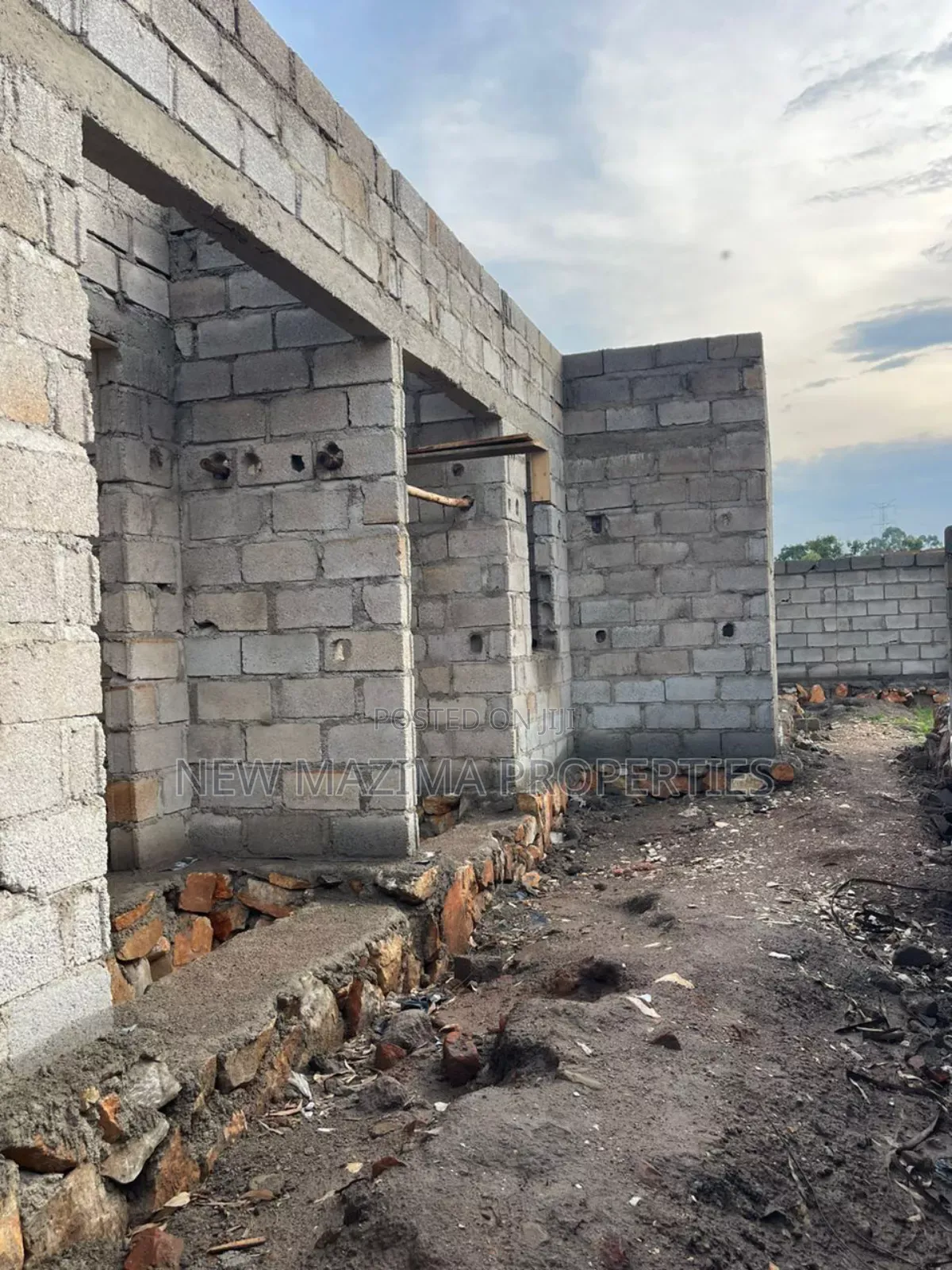 5self Contained Semi Finished Single Rentals Quicksale Heart Of Kyanja in Central Division