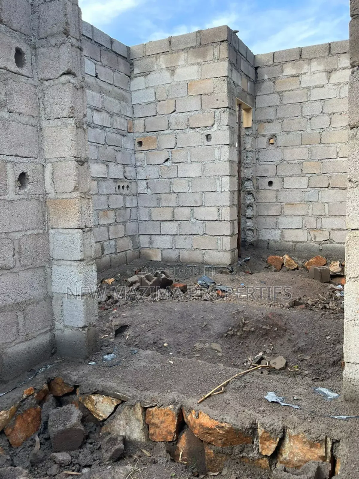 5self Contained Semi Finished Single Rentals Quicksale Heart Of Kyanja in Central Division