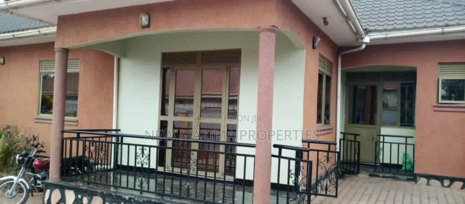 6bdrm Apartment in Namugongo Town, Central Division for sale in Central Division