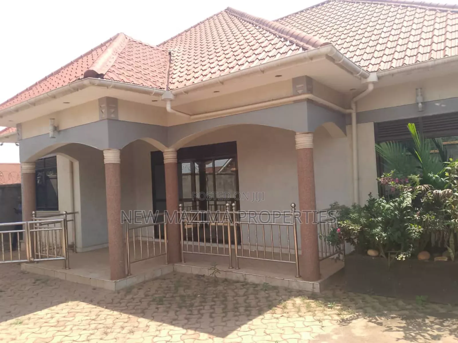 3bdrm Bungalow in Makindye Heights, Central Division for sale in Central Division
