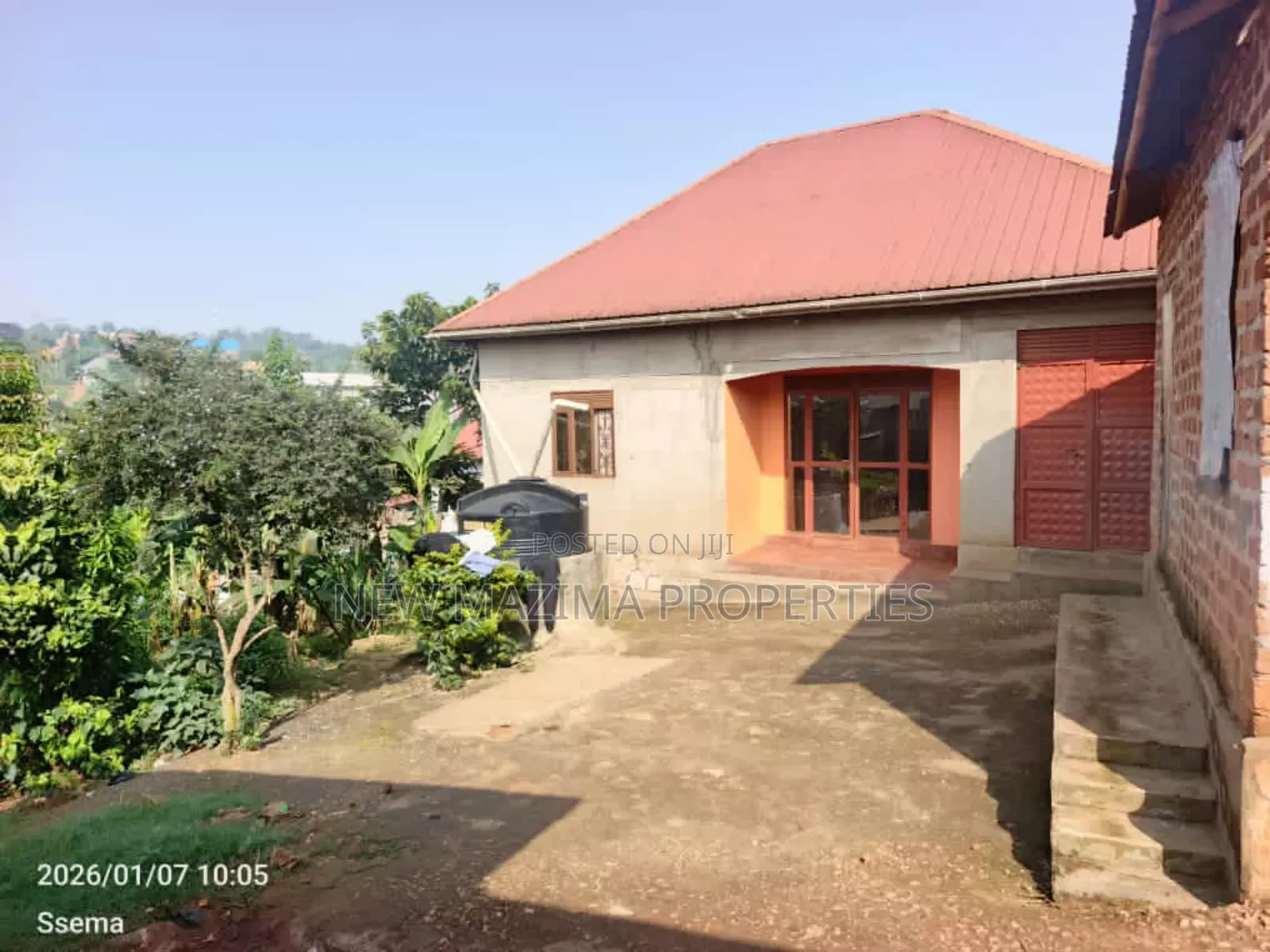 3bdrm Bungalow in Kyengera Masaka Rd, Central Division for sale in Central Division