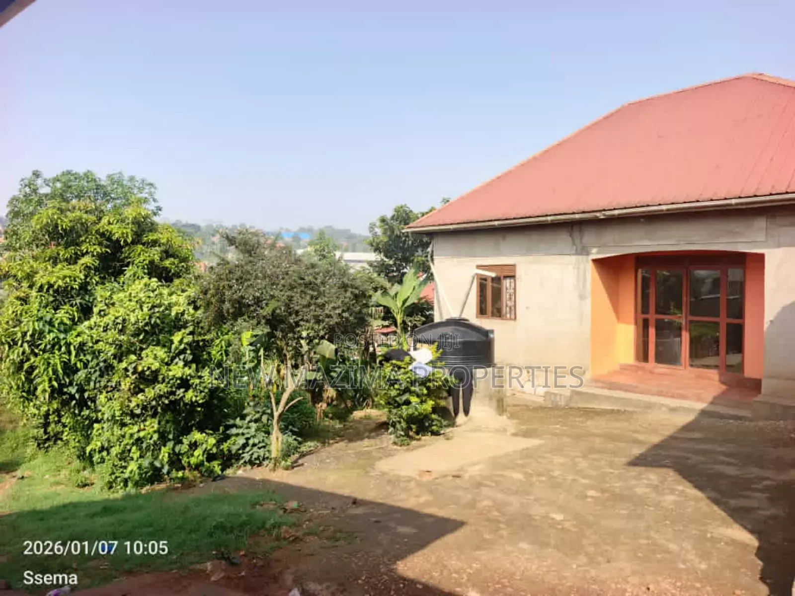 3bdrm Bungalow in Kyengera Masaka Rd, Central Division for sale in Central Division