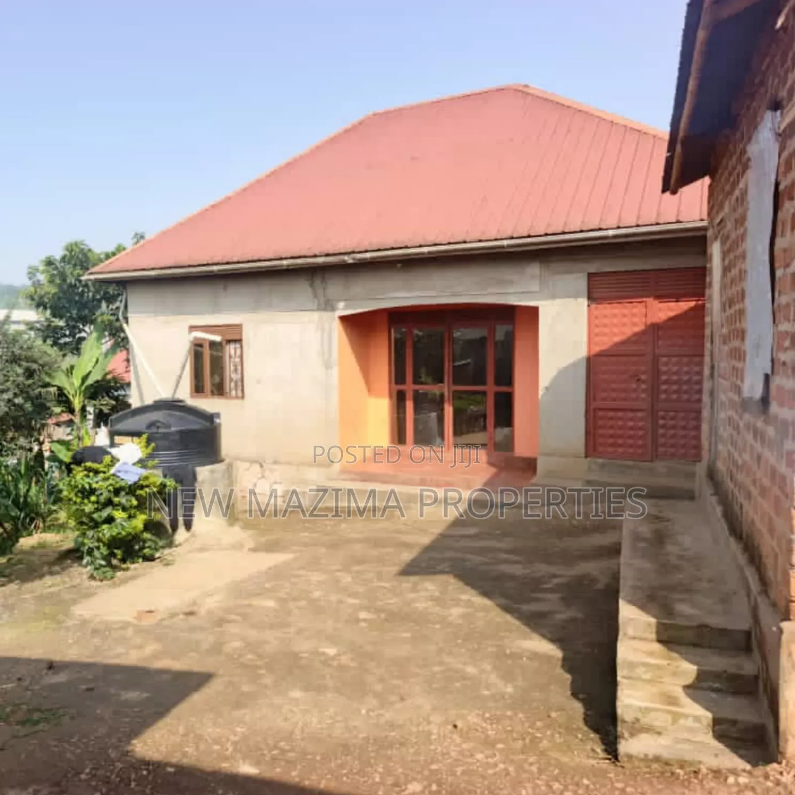 3bdrm Bungalow in Kyengera Masaka Rd, Central Division for sale in Central Division