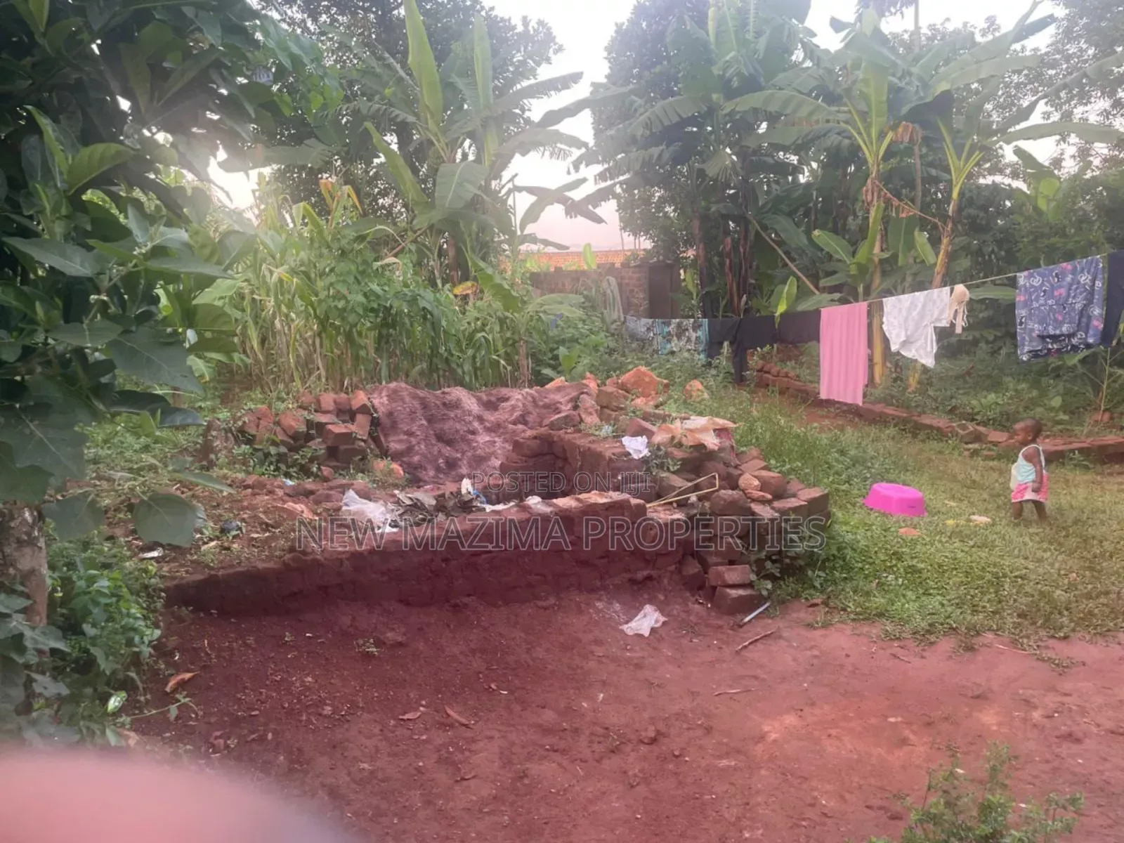 Very Hot Plot On Quicksale In Nsangi Maya Town Near Tarmac Rd in Central Division