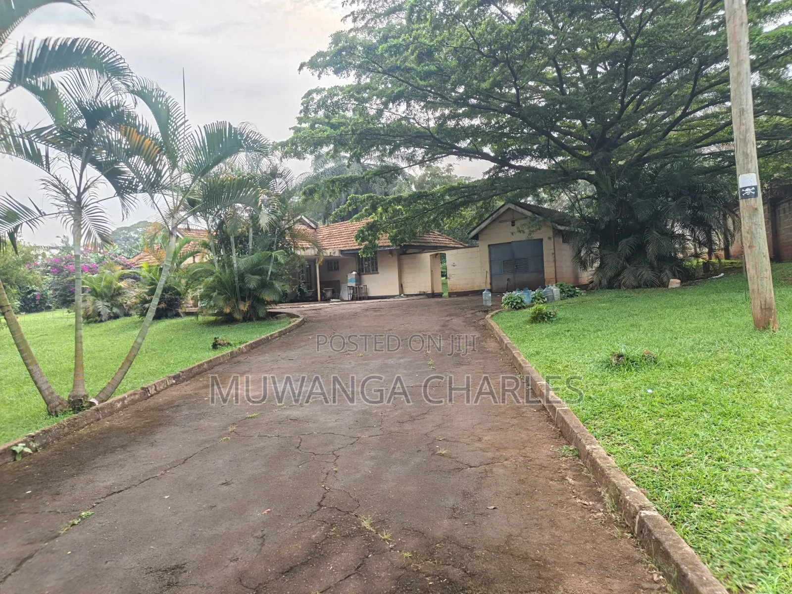 1acre on Quick Sale in Kololo in Central Division