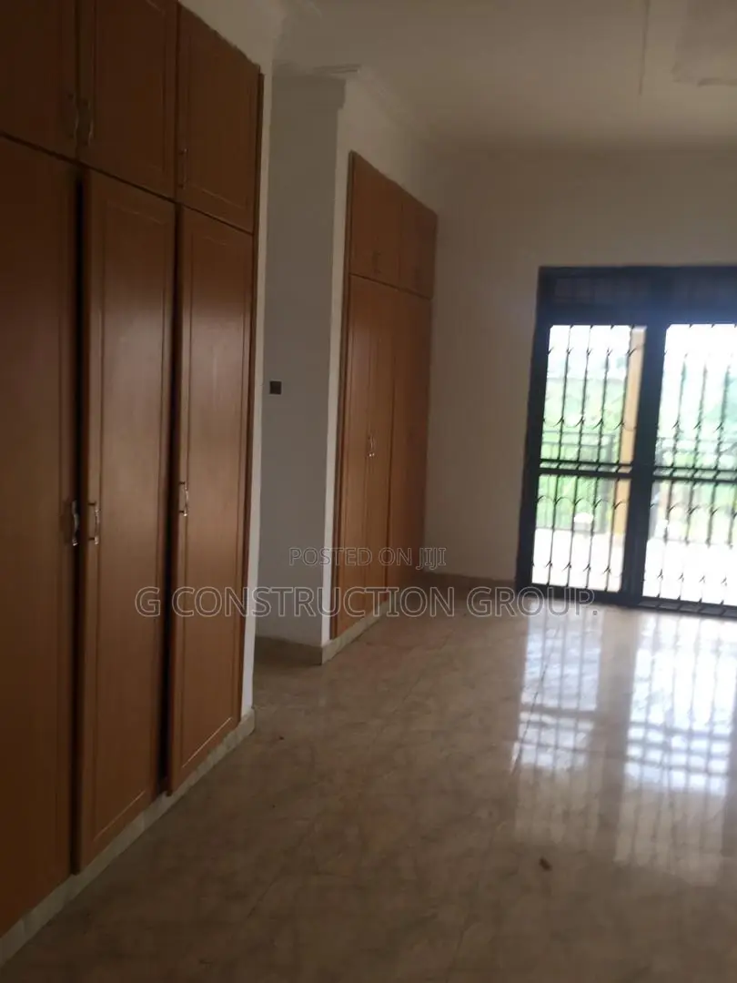 5bdrm House in K.Estate Stand-Alone, Nakawa for sale in Nakawa