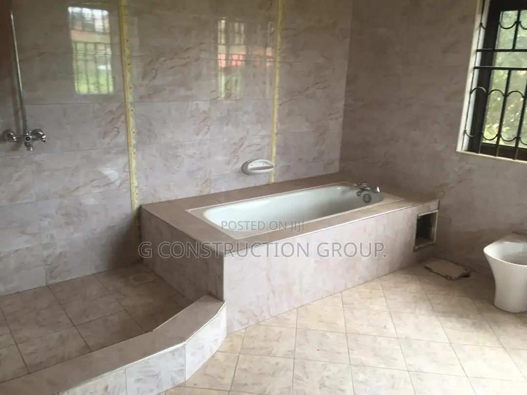 5bdrm House in K.Estate Stand-Alone, Nakawa for sale in Nakawa