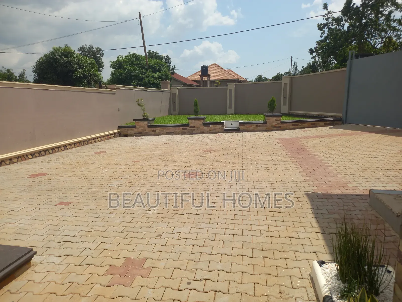 Furnished 4bdrm Bungalow in Kira for sale in Kira