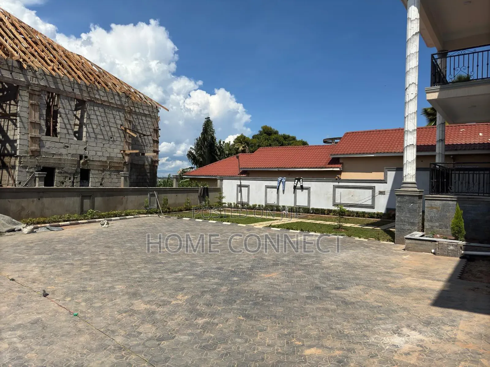 6bdrm Duplex in Serena Kigo, Central Division for sale in Central Division