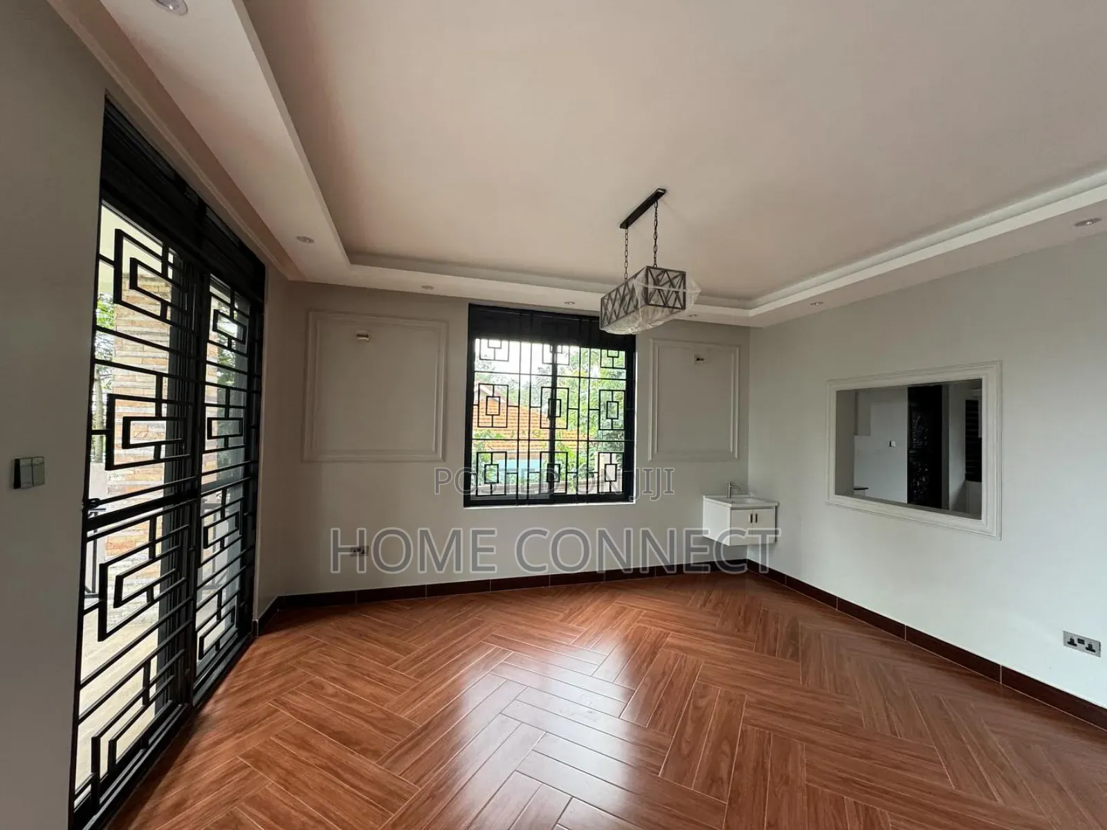 5bdrm Duplex in Kira Mamerito Rd, Central Division for sale in Central Division