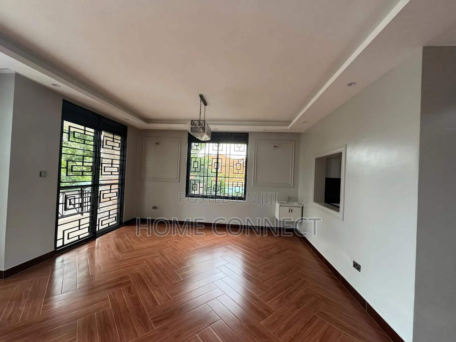 5bdrm Duplex in Kira Mamerito Rd, Central Division for sale in Central Division
