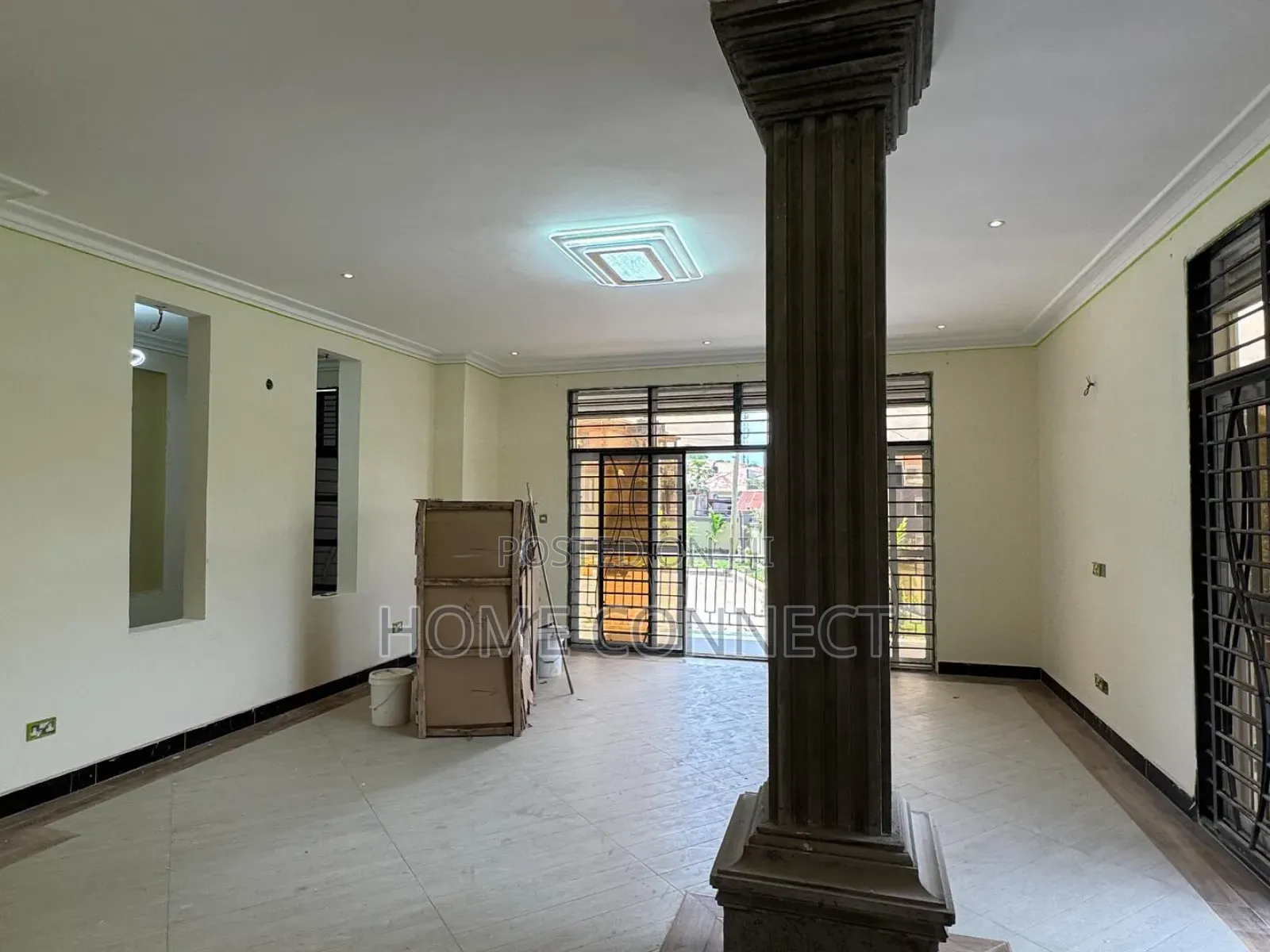5bdrm Duplex in Naalya Estate, Central Division for sale in Central Division