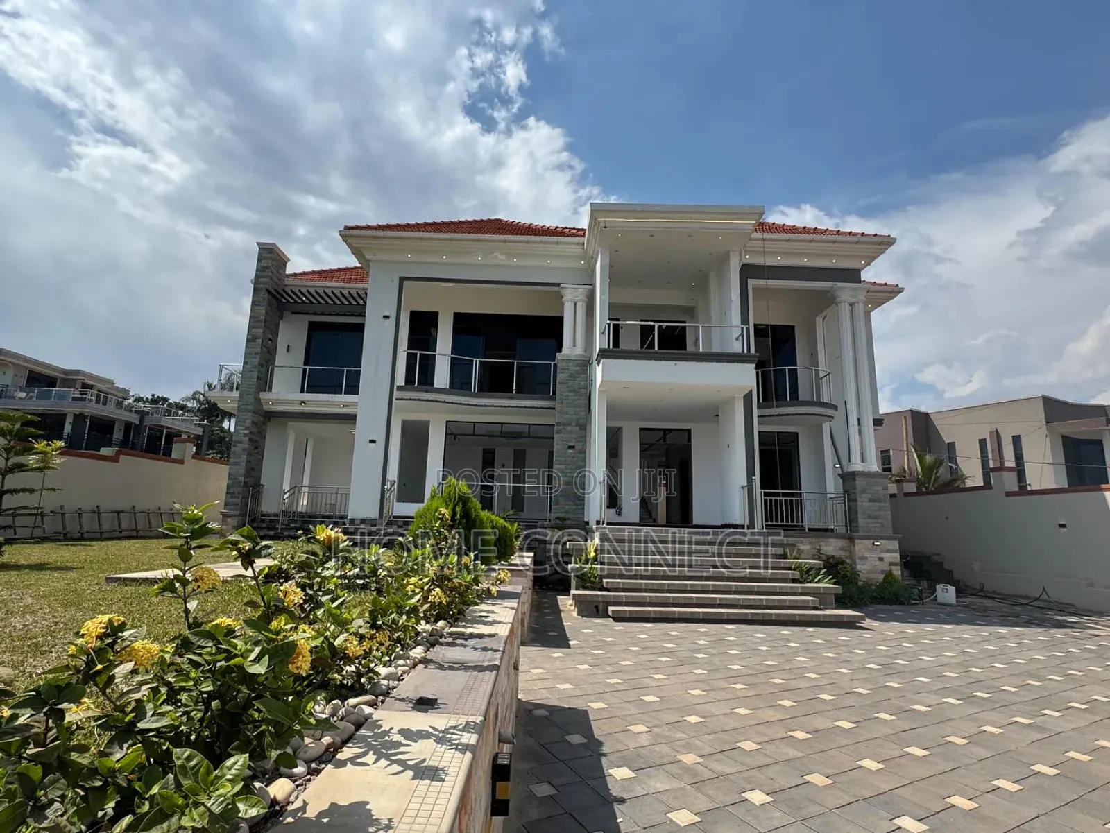 6bdrm Duplex in Munyonyo Charles, Central Division for sale in Central Division