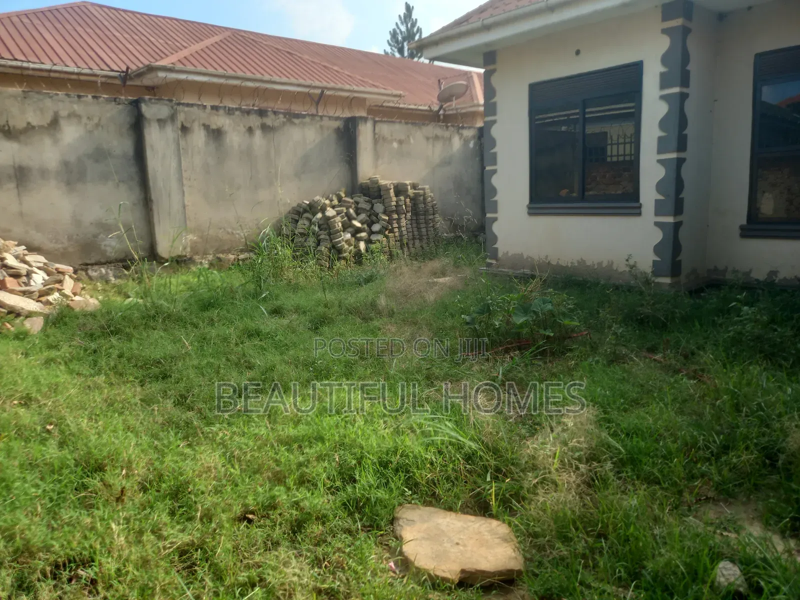 Furnished 3bdrm Bungalow in Kira for sale in Kira