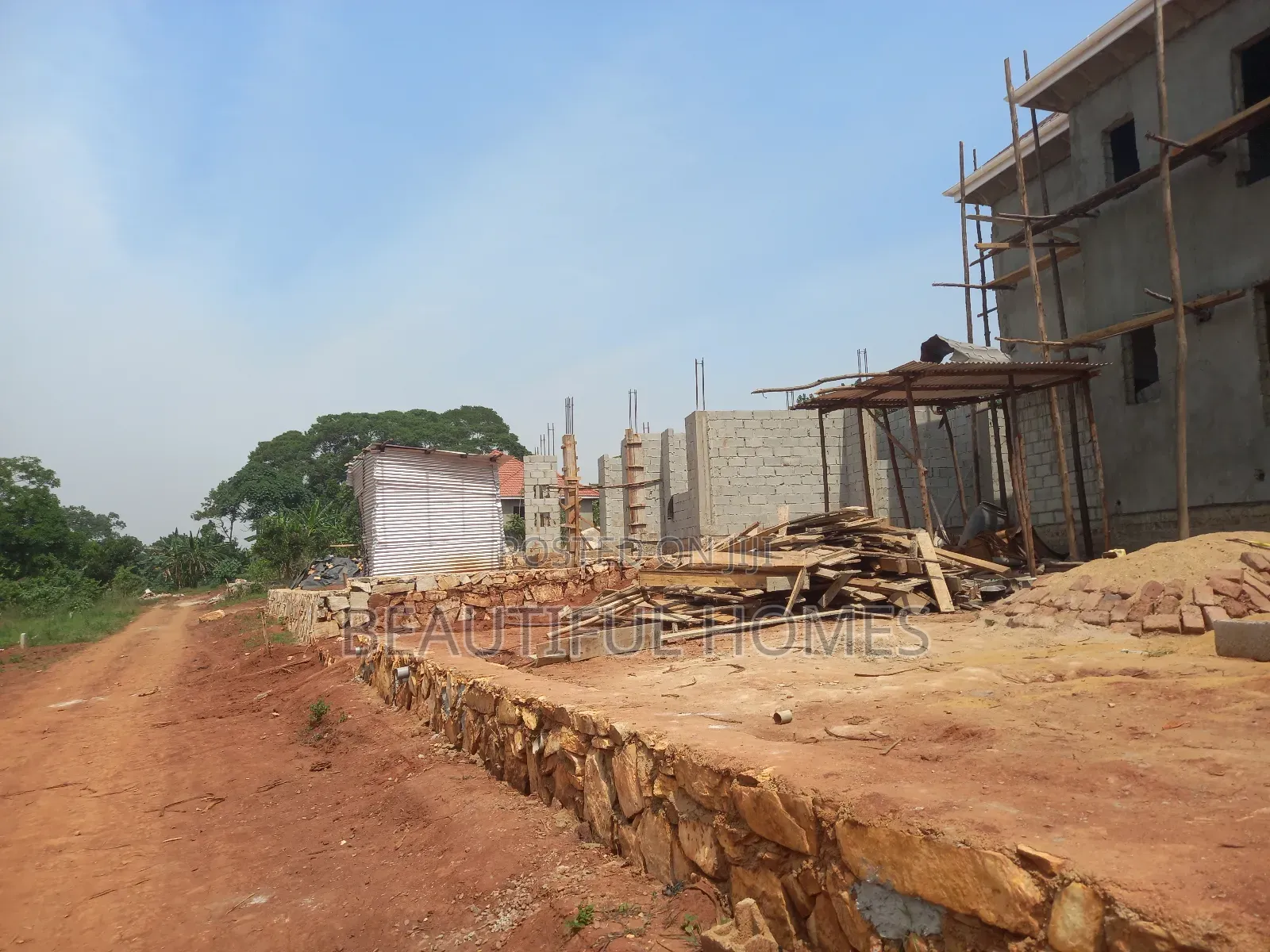 Furnished 4bdrm Duplex in Kira for sale in Kira