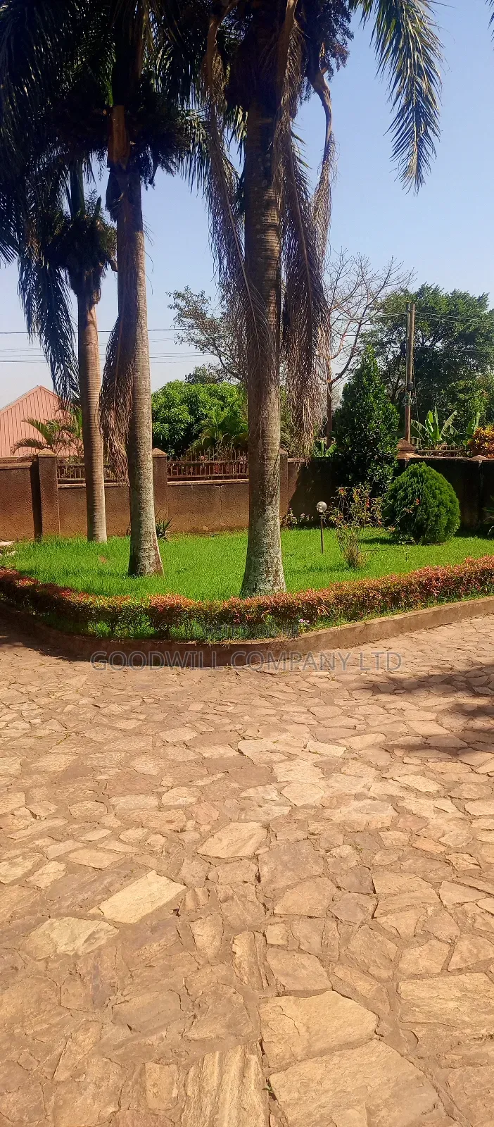 1 Acre of Land in Namugongo (W/T Old Fashioned House 6units Rentals in Central Division