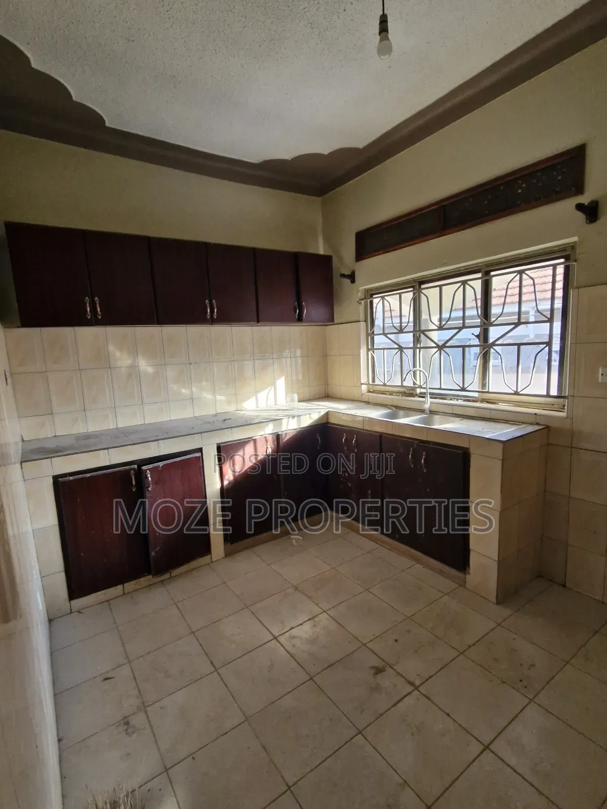 3bdrm Bungalow in Kireka Mbalwa, Central Division for rent in Central Division