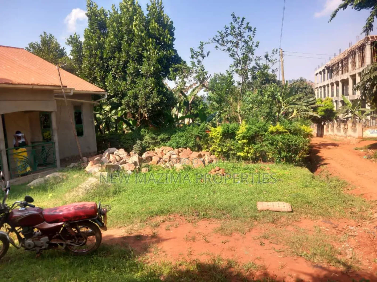 3bdrm Bungalow in Nsangi Maya Town, Central Division for sale in Central Division