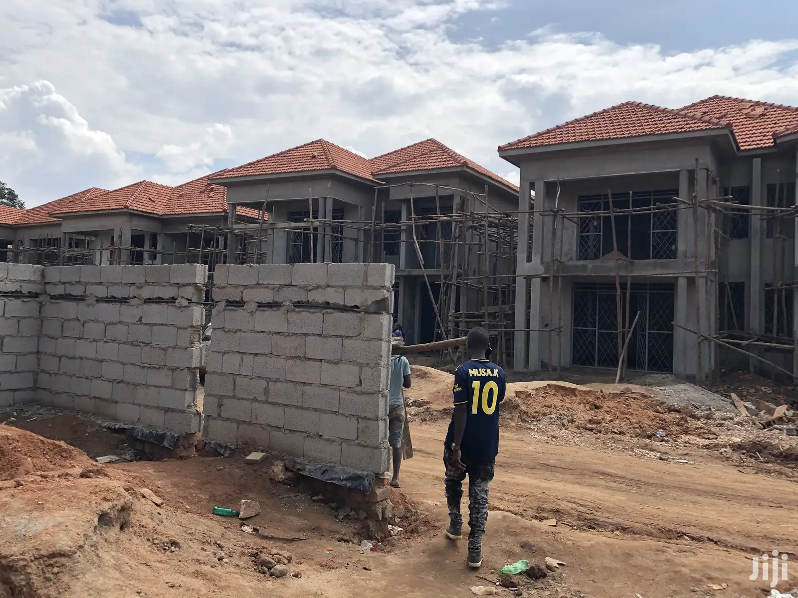 Five Bedroom Unfinished House In Kira For Sale in Kampala