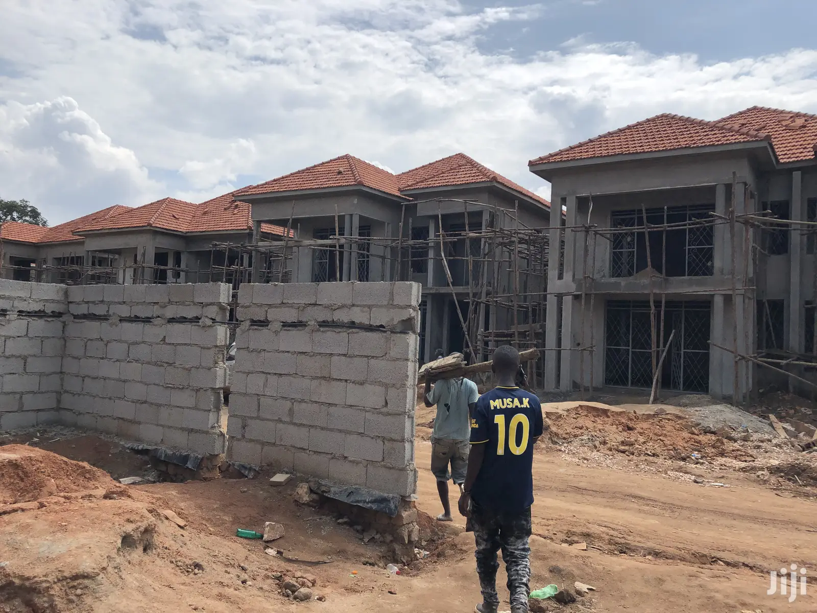 Five Bedroom Unfinished House In Kira For Sale in Kampala