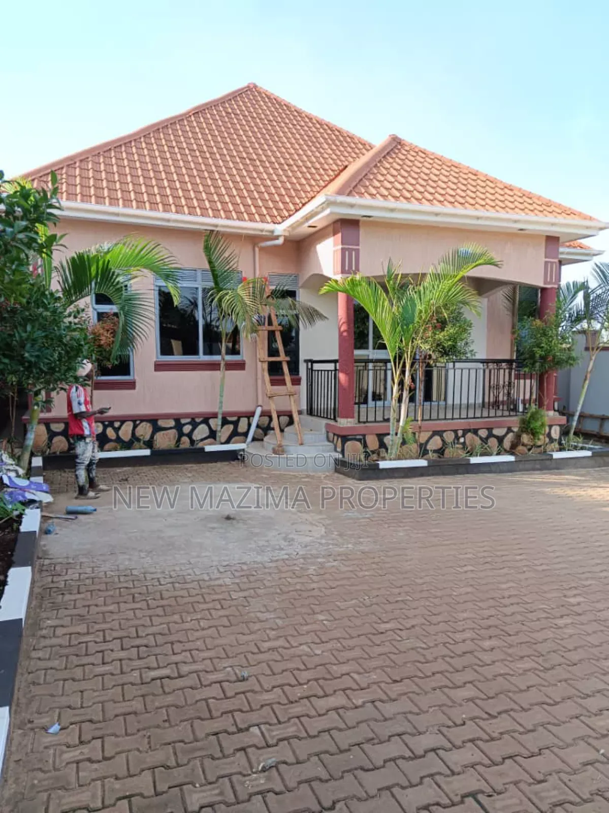 3bdrm Bungalow in Kitende Ntebe Rd, Central Division for sale in Central Division