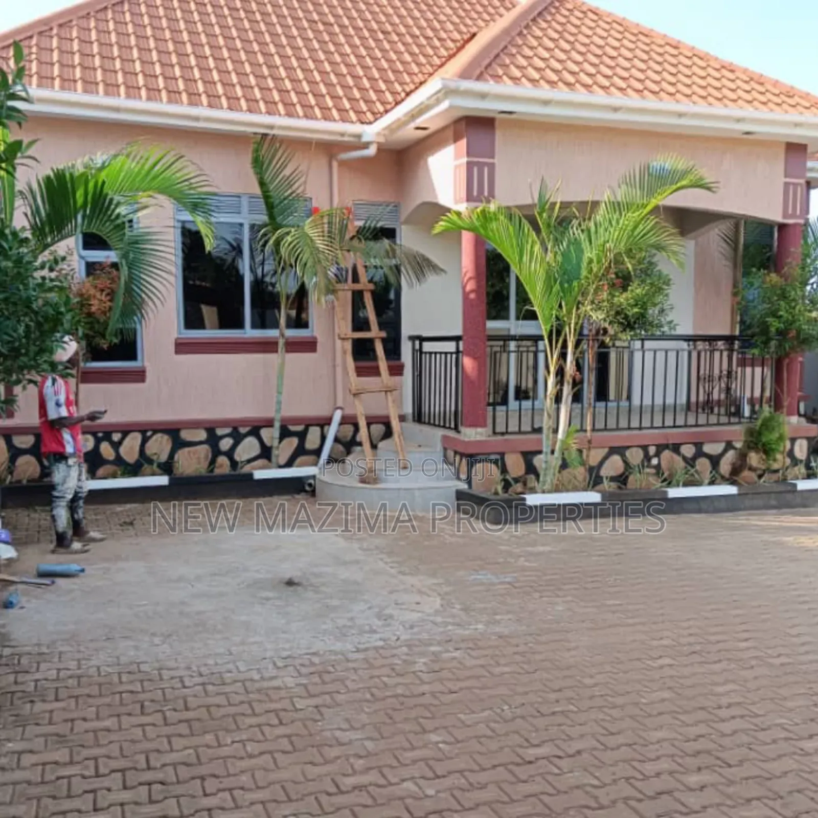3bdrm Bungalow in Kitende Ntebe Rd, Central Division for sale in Central Division