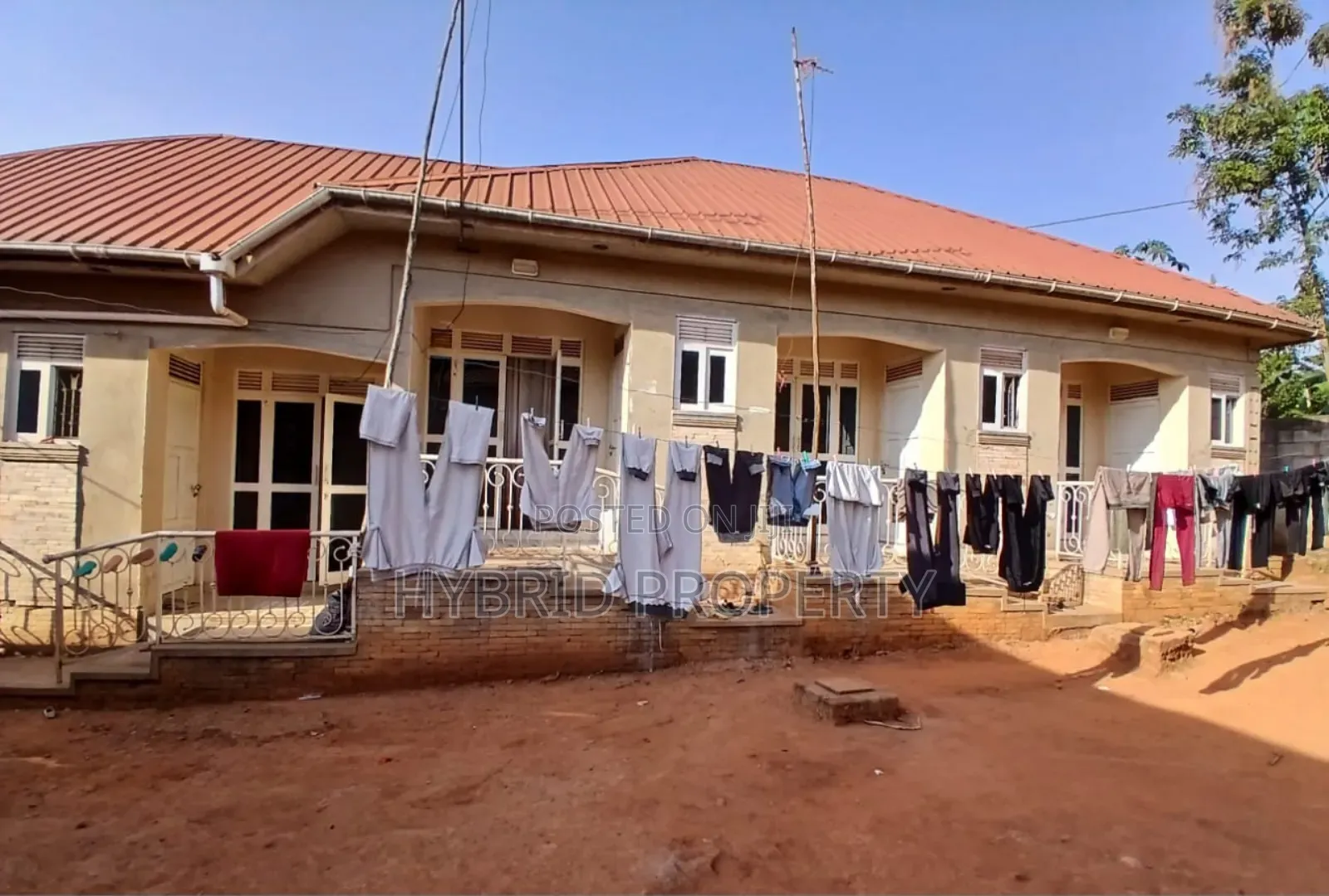 7bdrm Apartment in Sala~Wakiso Along for sale in Wakiso / Wakiso