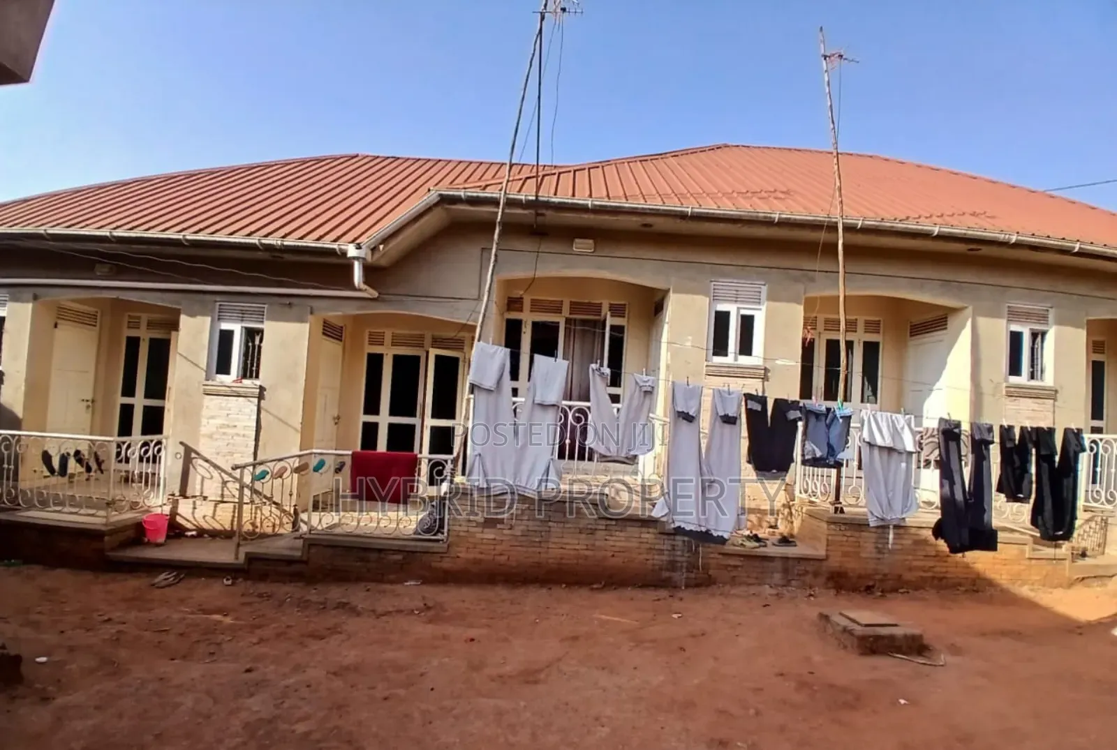7bdrm Apartment in Sala~Wakiso Along for sale in Wakiso / Wakiso