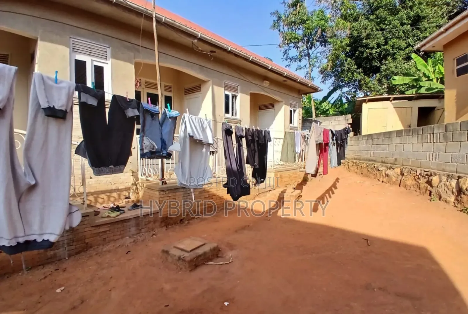 7bdrm Apartment in Sala~Wakiso Along for sale in Wakiso / Wakiso
