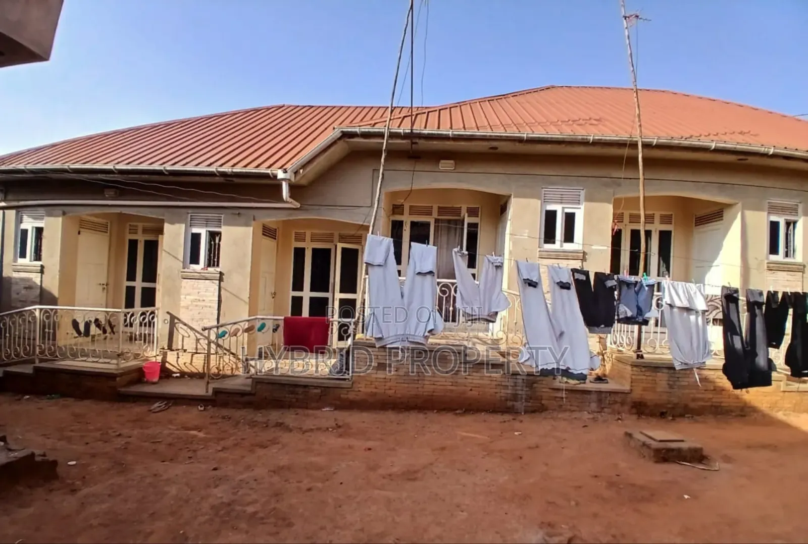 7bdrm Apartment in Sala~Wakiso Along for sale in Wakiso / Wakiso