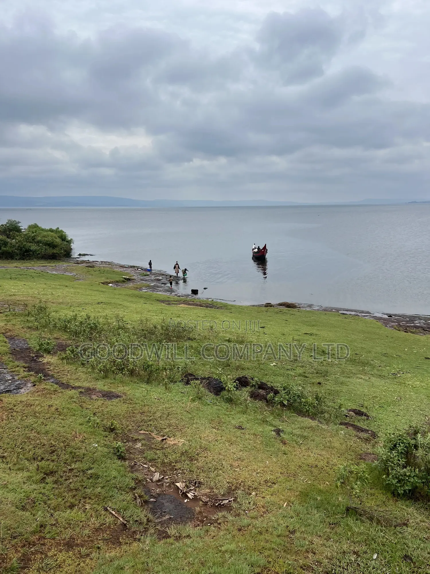 2 Acres of Land in Kihindi Nkokonjeru Touching on Lake Victoria in Central Division