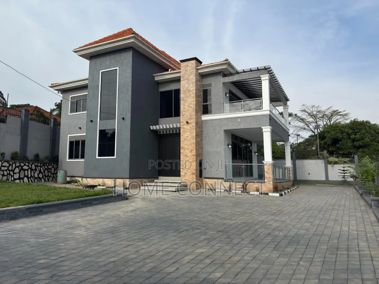 5bdrm Duplex in Kira, Central Division for sale in Central Division