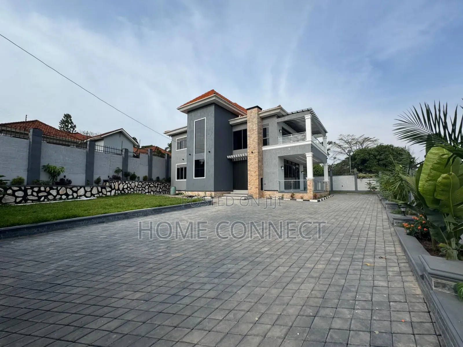 5bdrm Duplex in Kira, Central Division for sale in Central Division