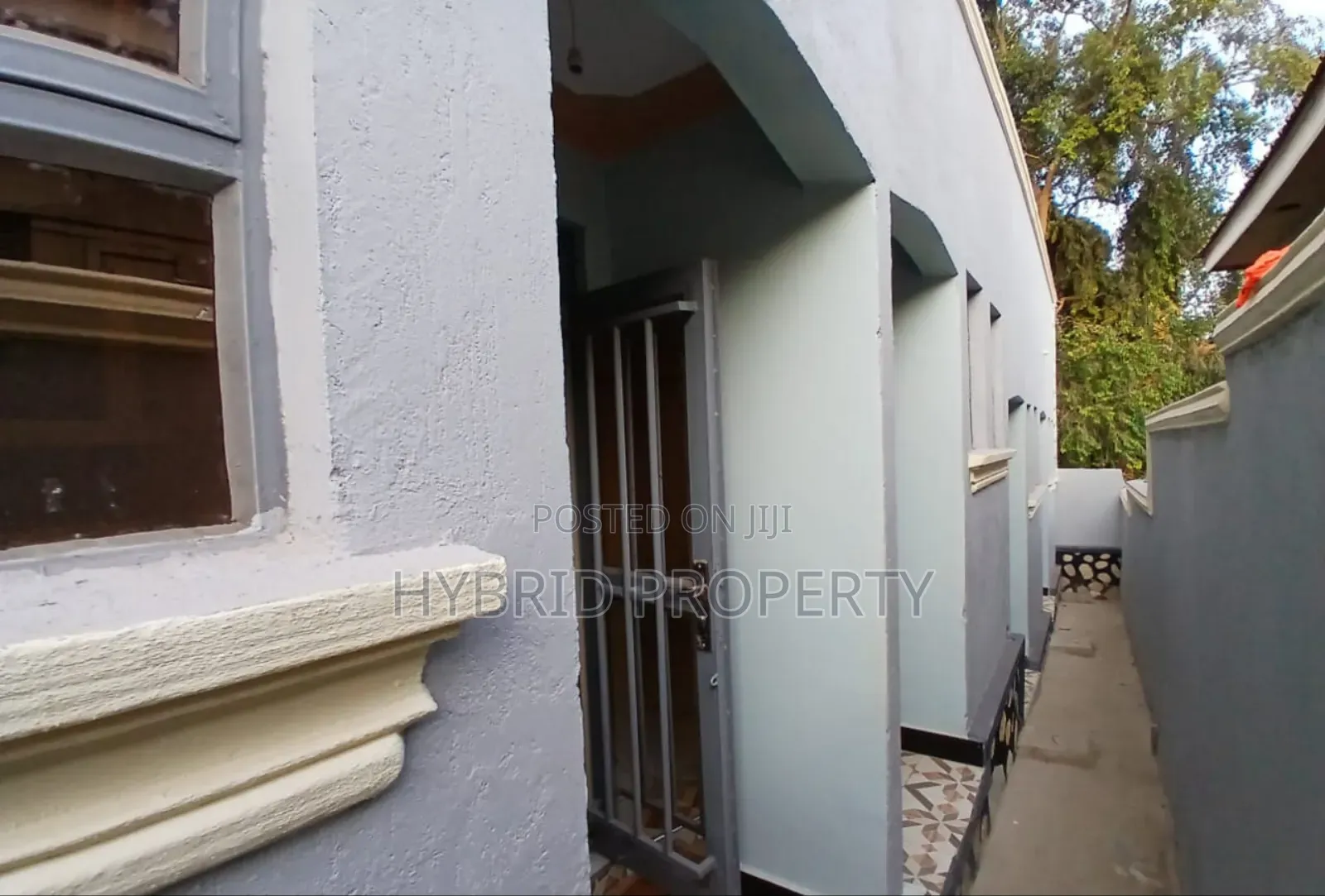 4bdrm Apartment in Nansana Along Hoima for sale in Wakiso / Wakiso