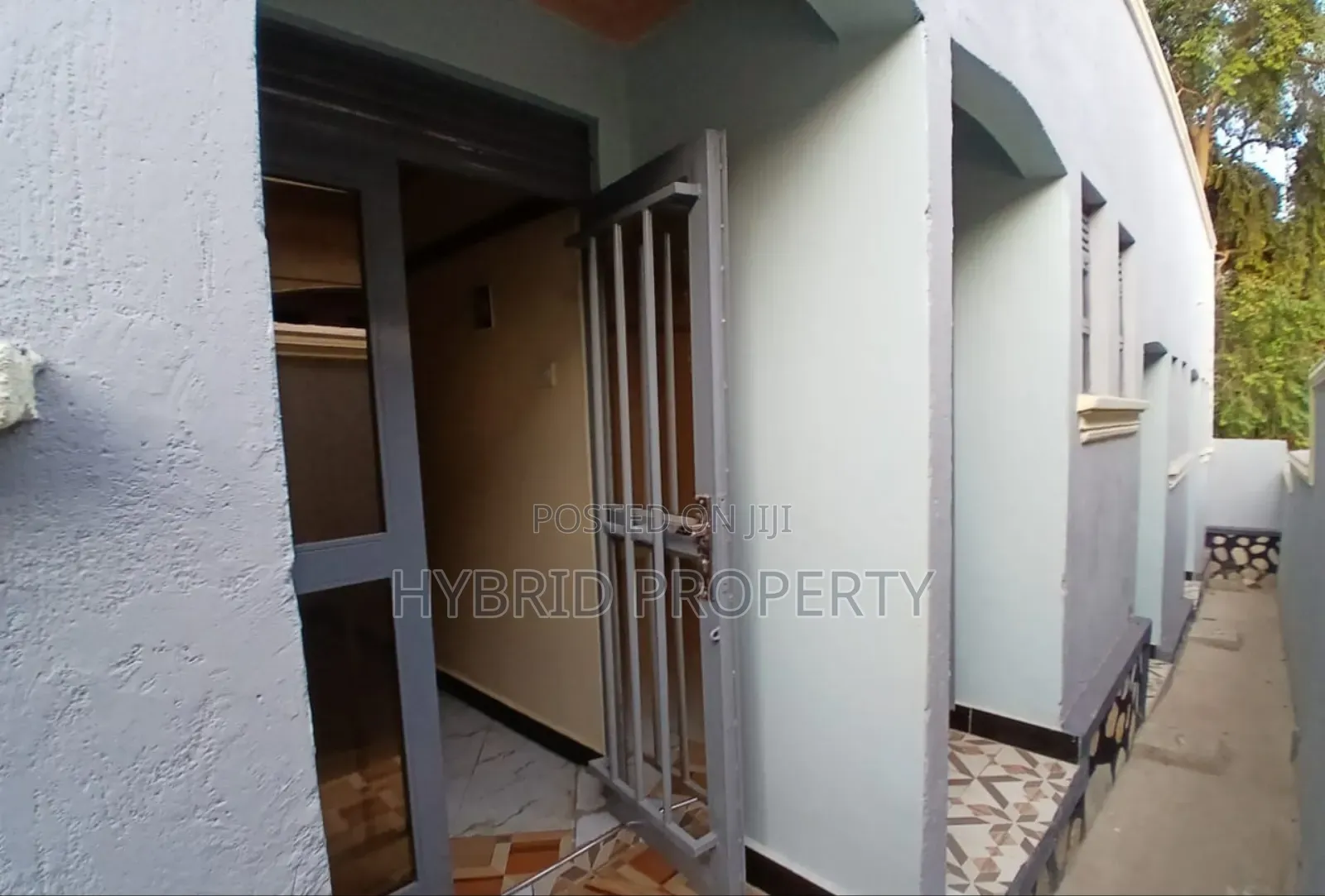 4bdrm Apartment in Nansana Along Hoima for sale in Wakiso / Wakiso
