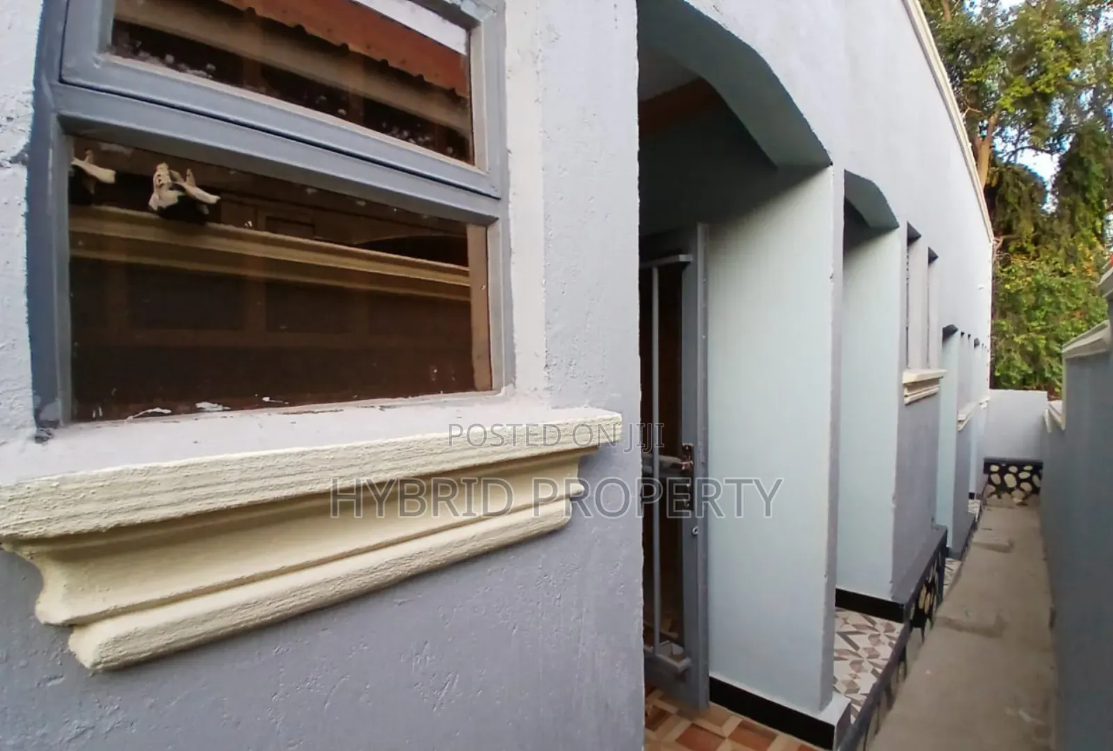 4bdrm Apartment in Nansana Along Hoima for sale in Wakiso / Wakiso
