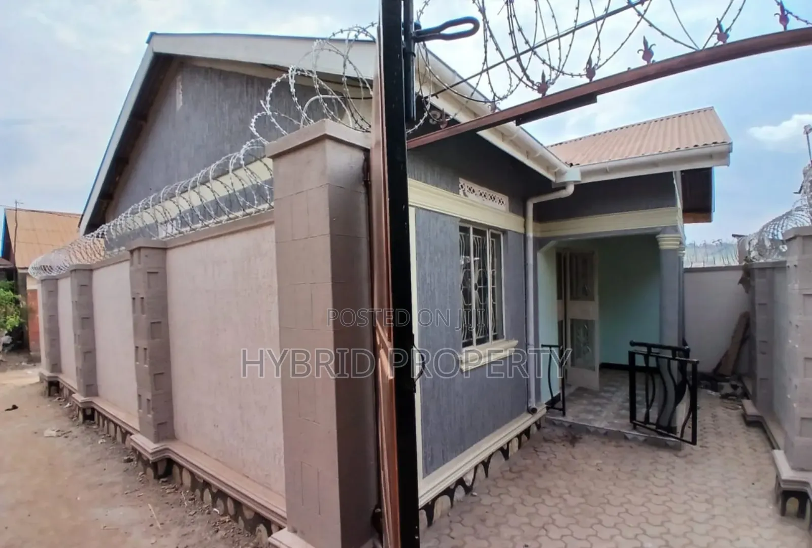 2bdrm House in Nansana Along Hoima for sale in Wakiso / Wakiso