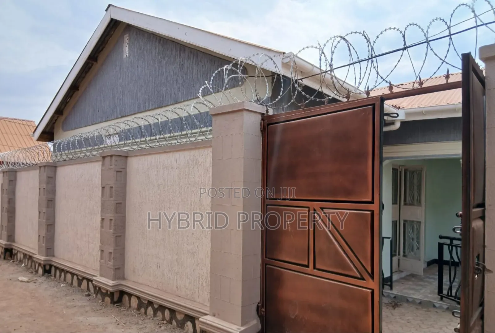 2bdrm House in Nansana Along Hoima for sale in Wakiso / Wakiso