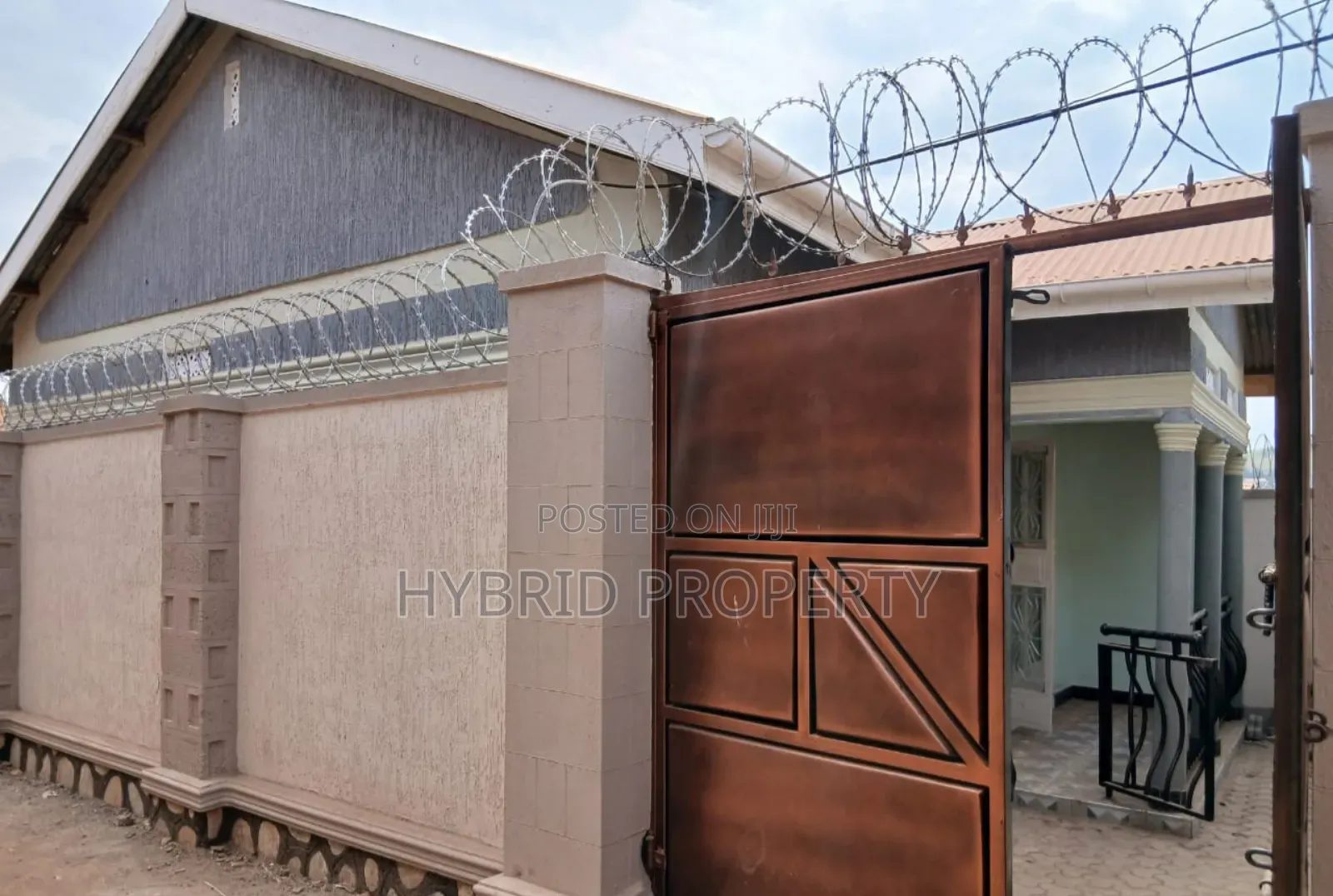 2bdrm House in Nansana Along Hoima for sale in Wakiso / Wakiso