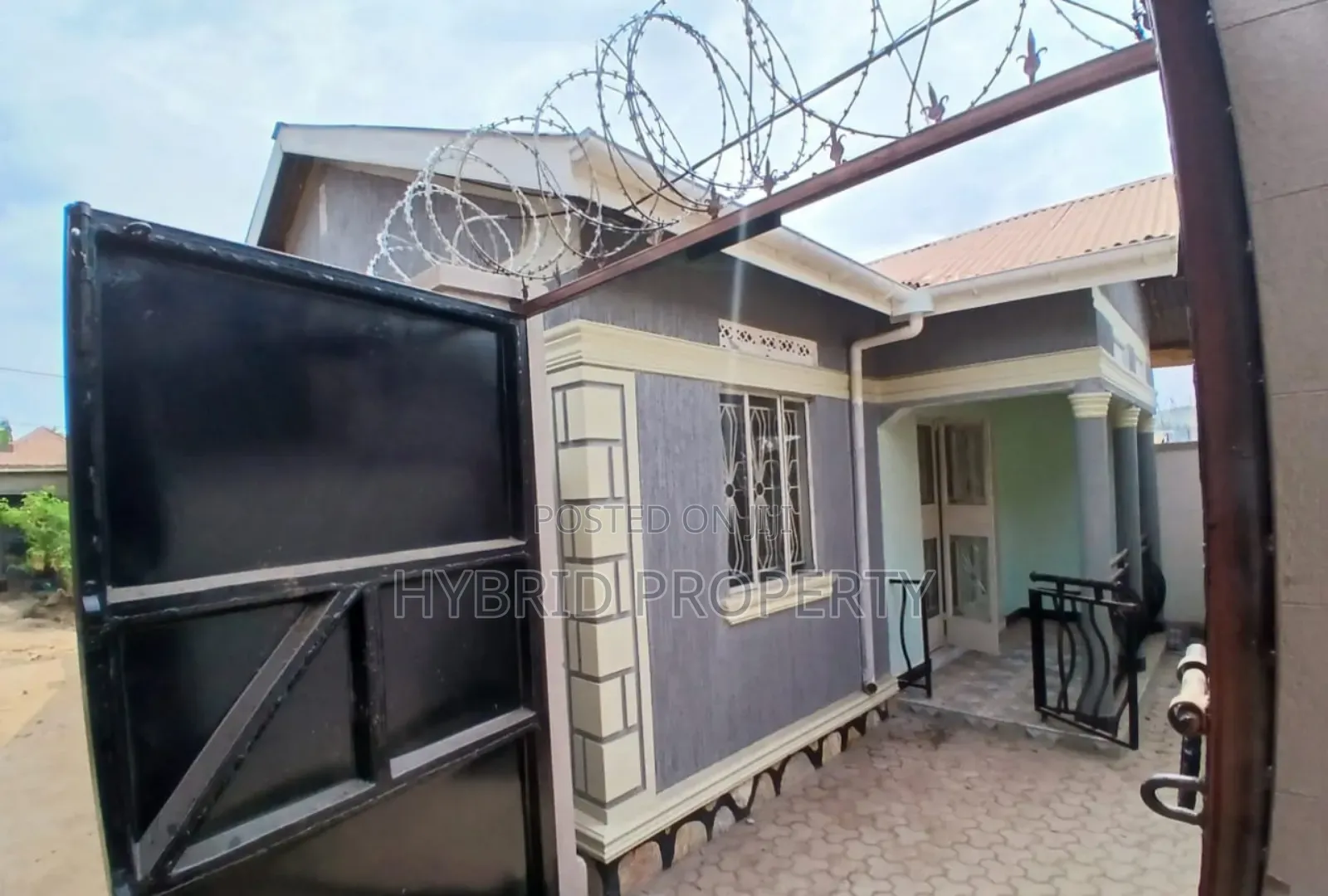 2bdrm House in Nansana Along Hoima for sale in Wakiso / Wakiso