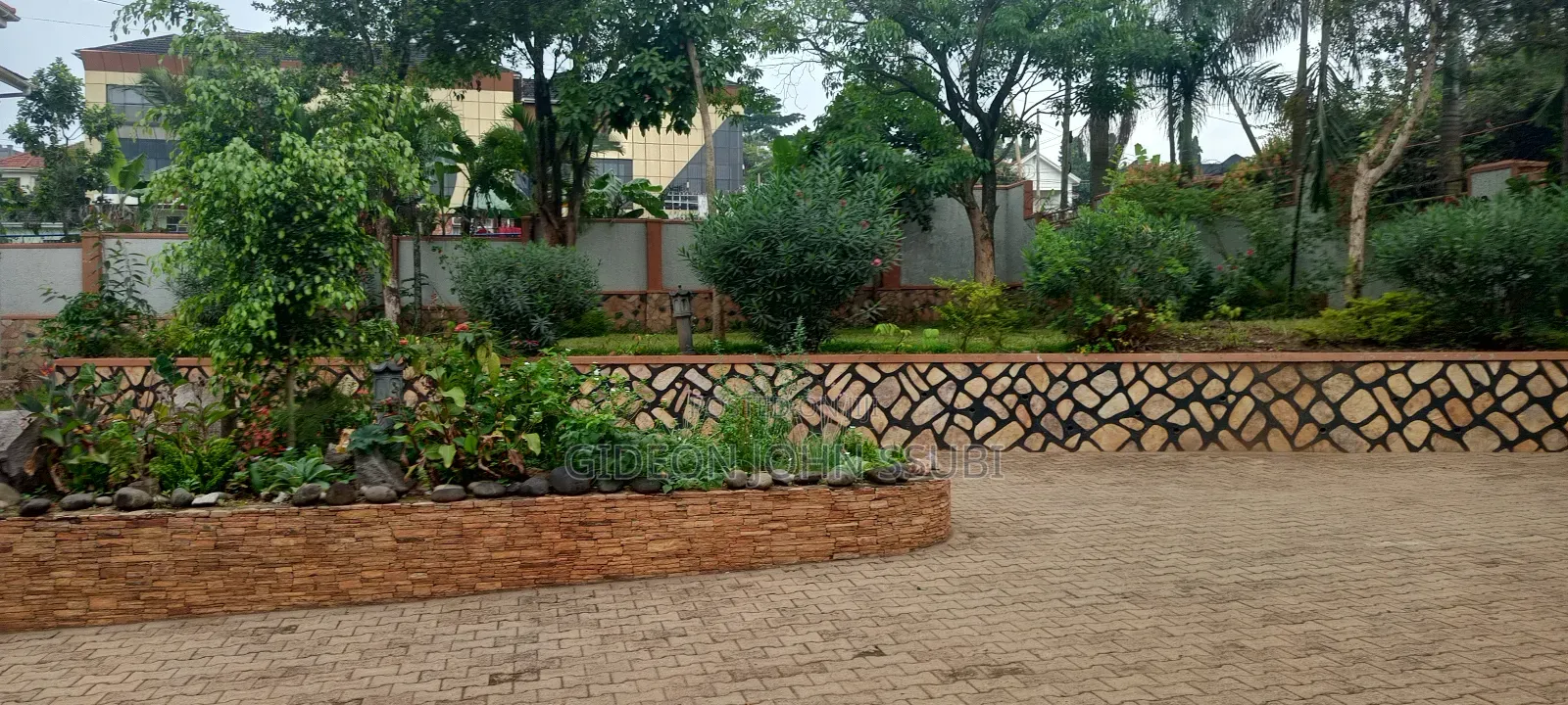 6bdrm Mansion in Muyenga, Makindye for rent in Makindye