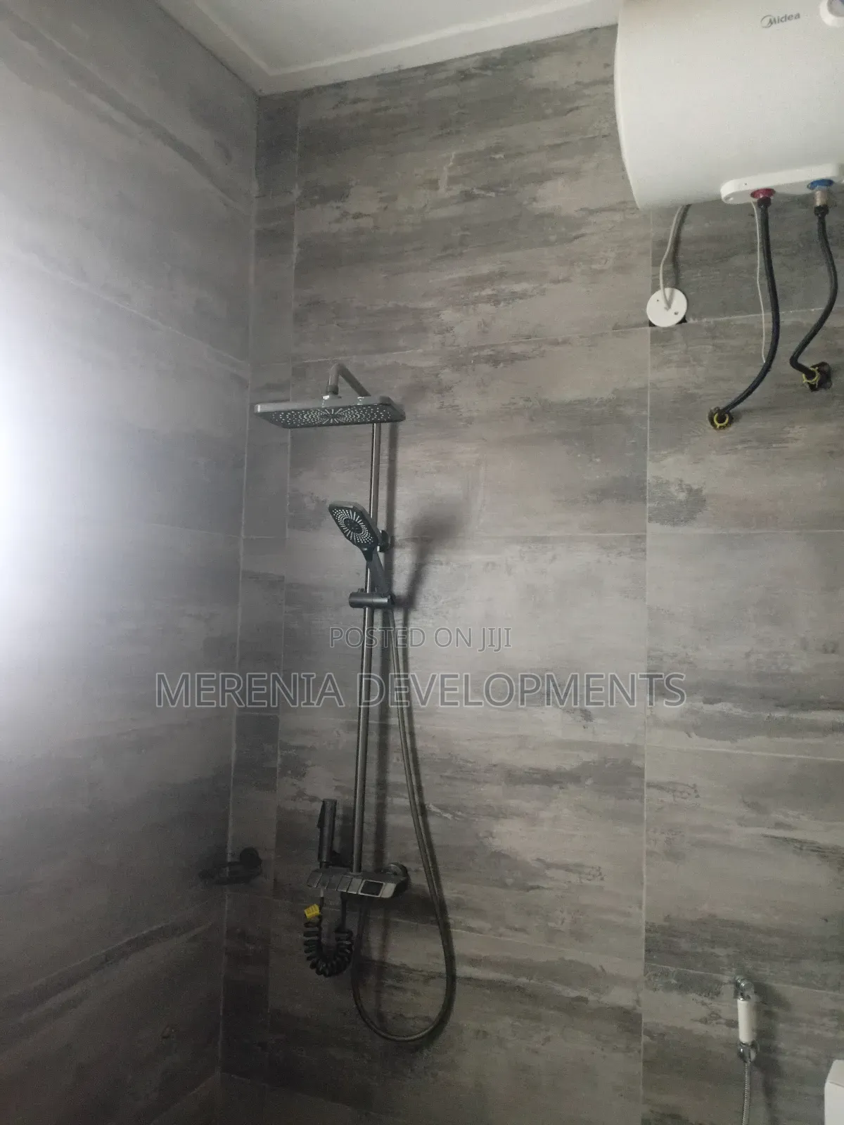 3bdrm Apartment in Muyenga, Makindye for rent in Makindye