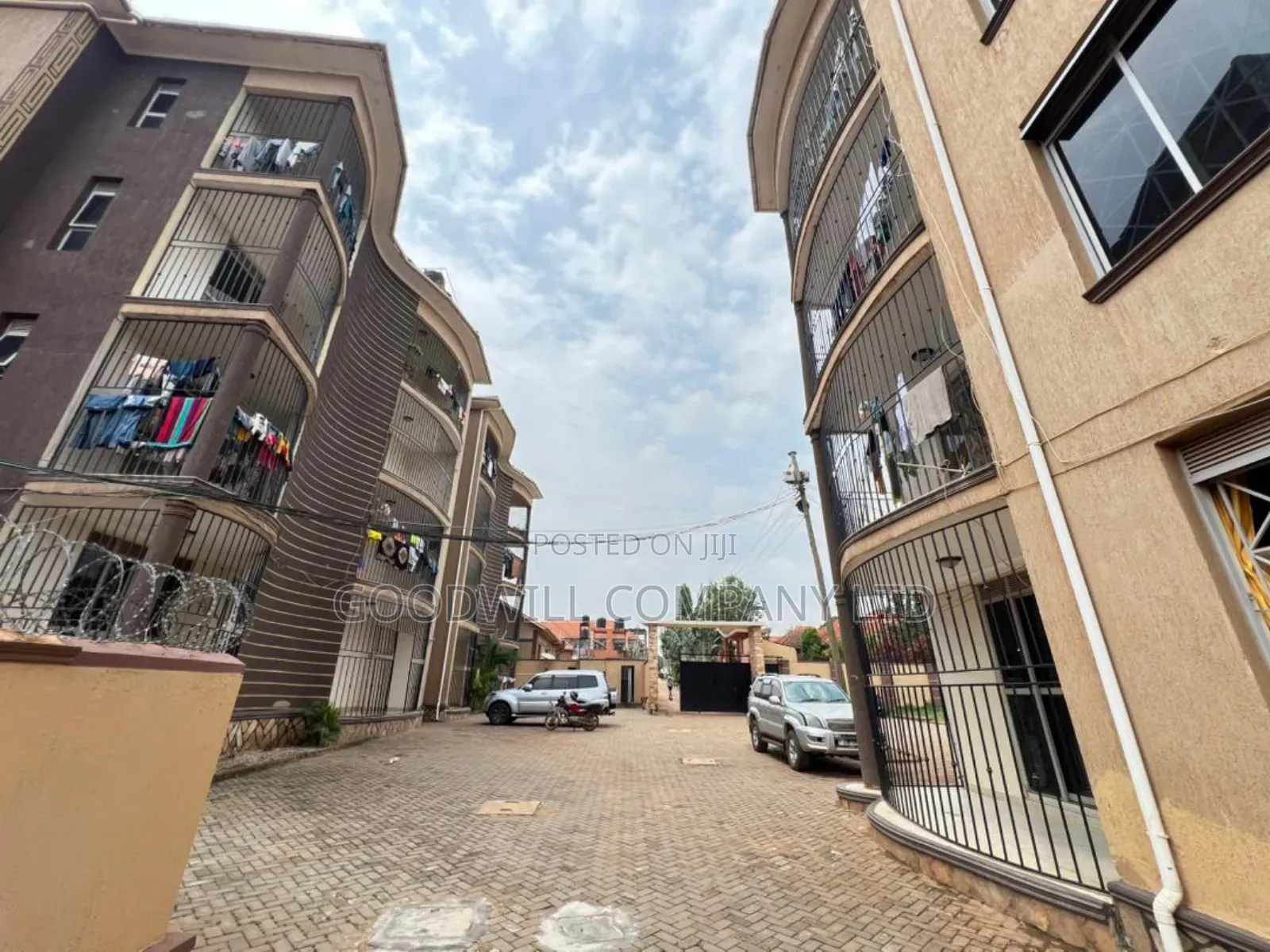 4bdrm Apartment in Kira, Central Division for sale in Central Division