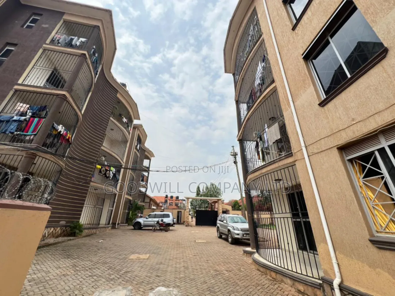 4bdrm Apartment in Kira, Central Division for sale in Central Division