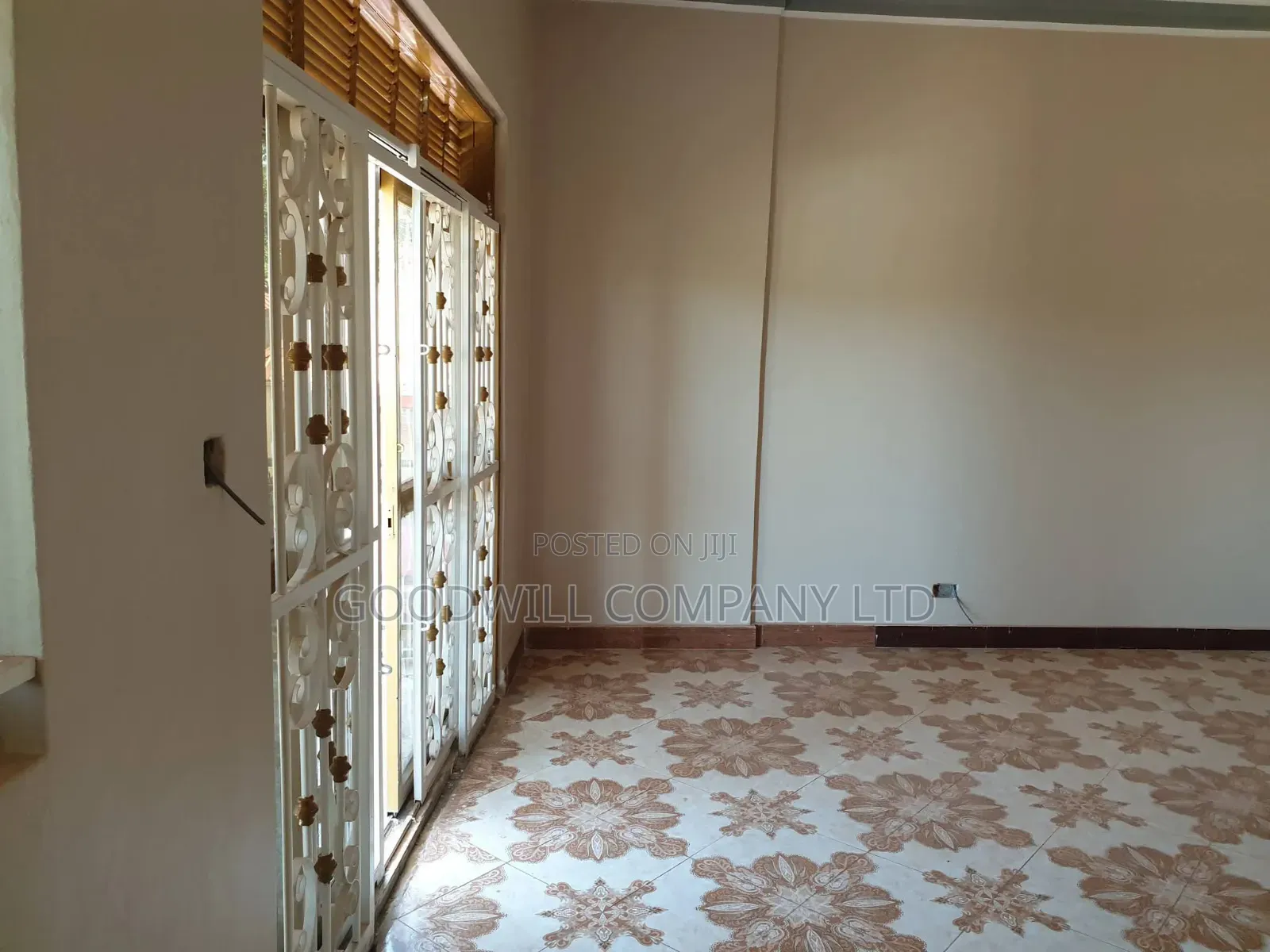6bdrm Mansion in Katende Masaka Road, Central Division for sale in Central Division