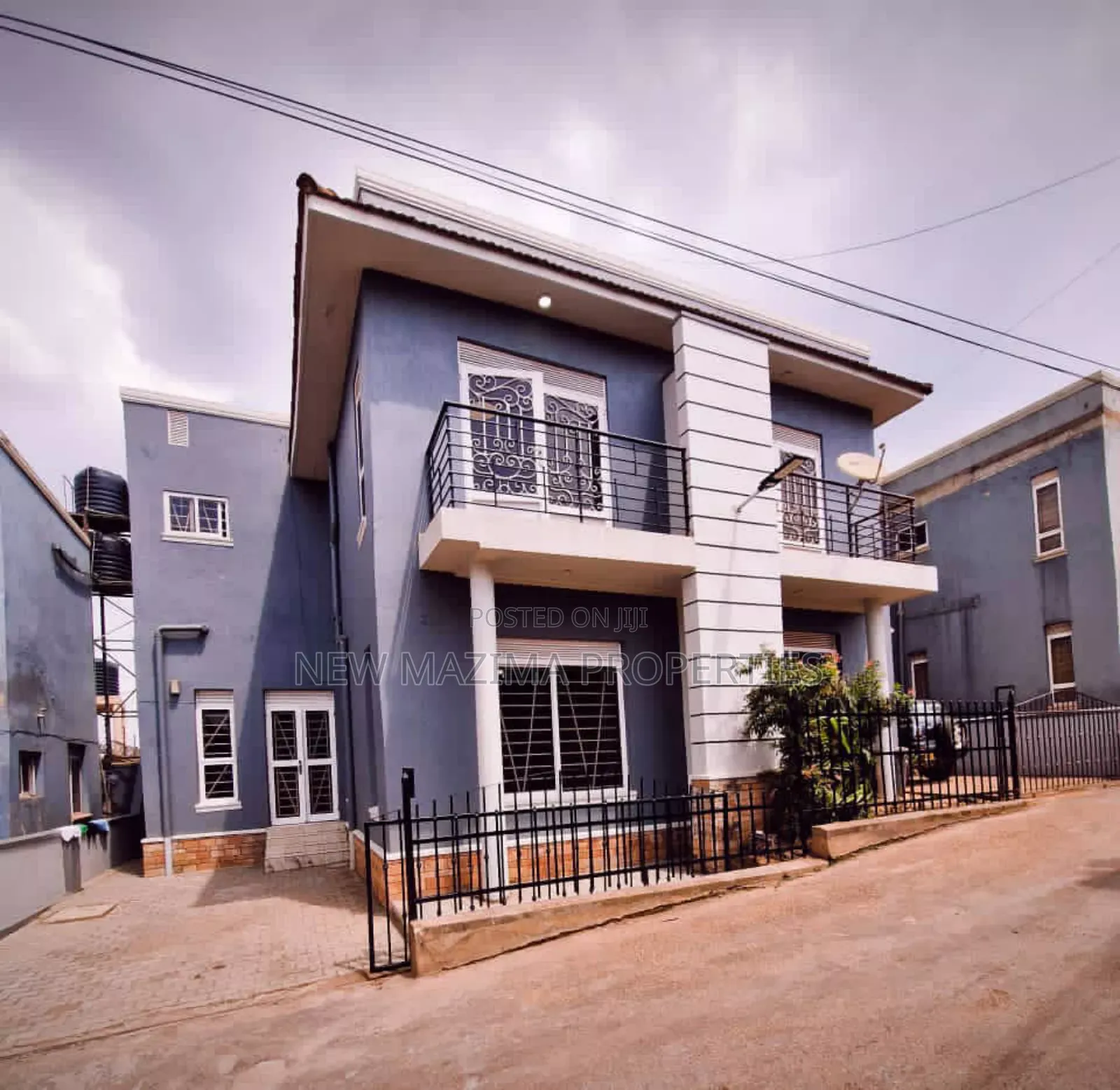 4bdrm Duplex in Kira Mamerito Rd, Central Division for sale in Central Division
