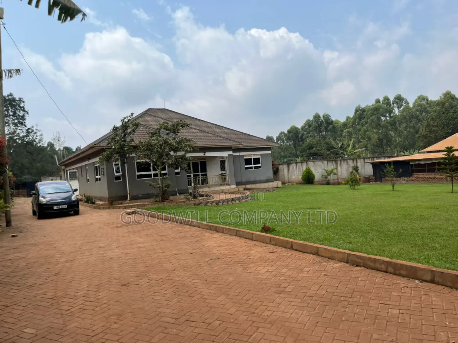 5bdrm House in Burondo Wakiso, Central Division for sale in Central Division