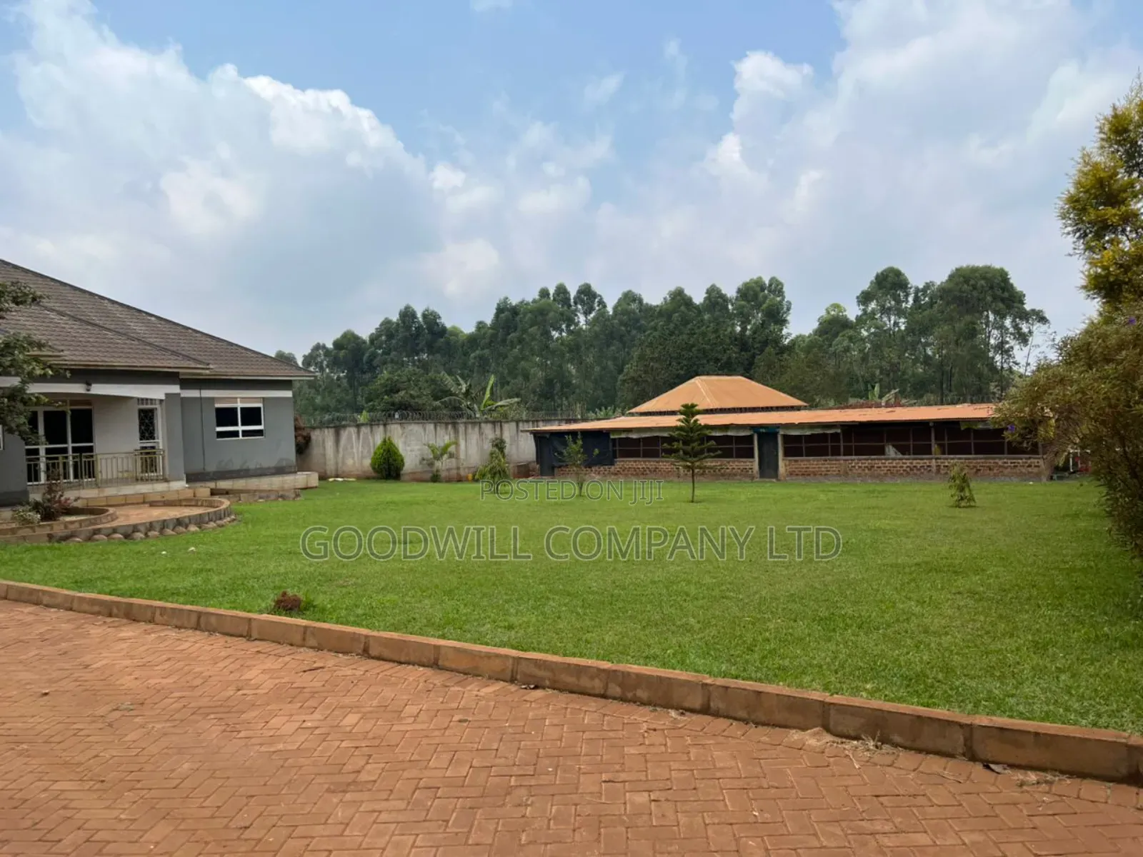 5bdrm House in Burondo Wakiso, Central Division for sale in Central Division