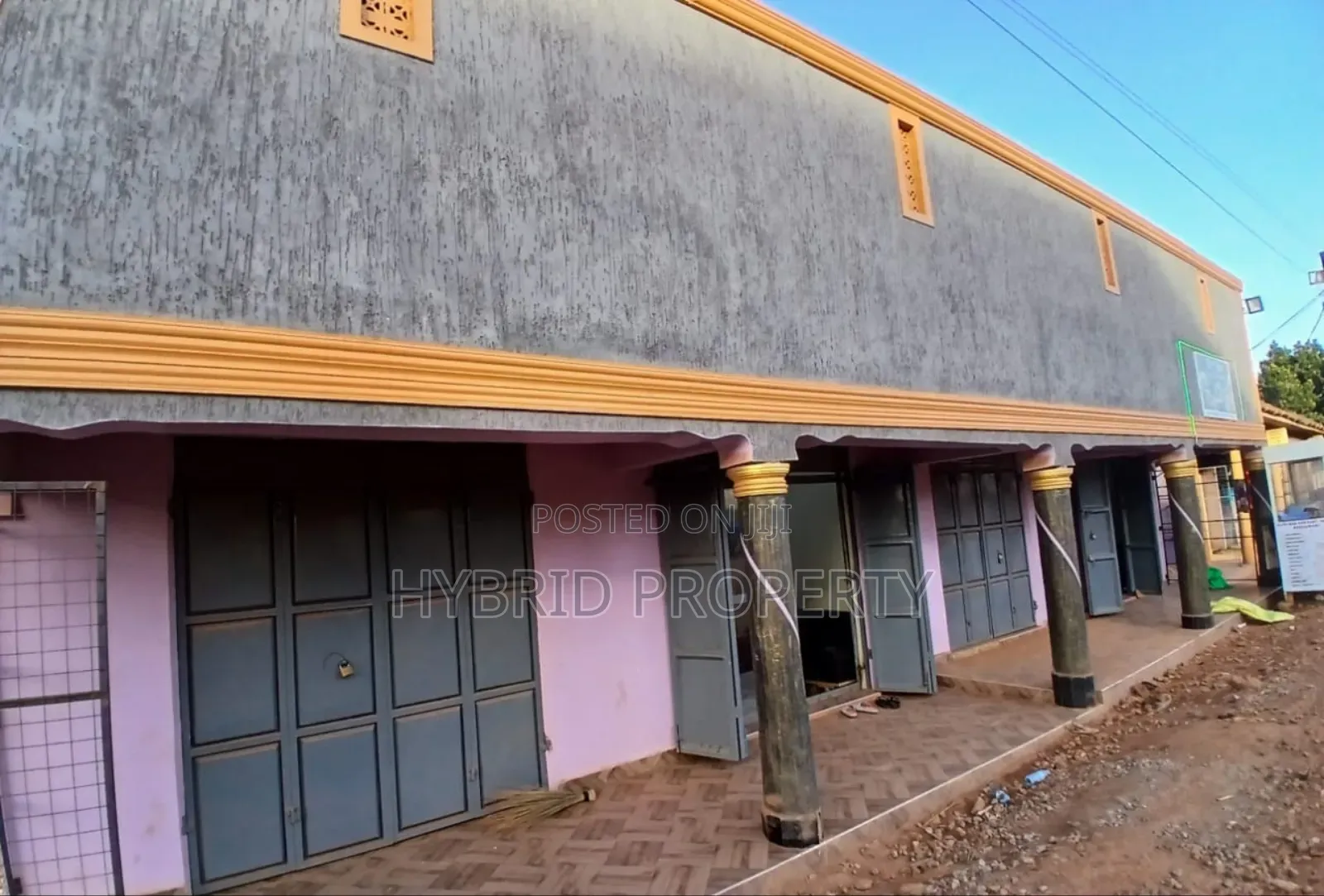 Beautiful/Fancy Shops For Sale In Nansana Along Hoima Road Vv in Wakiso / Wakiso