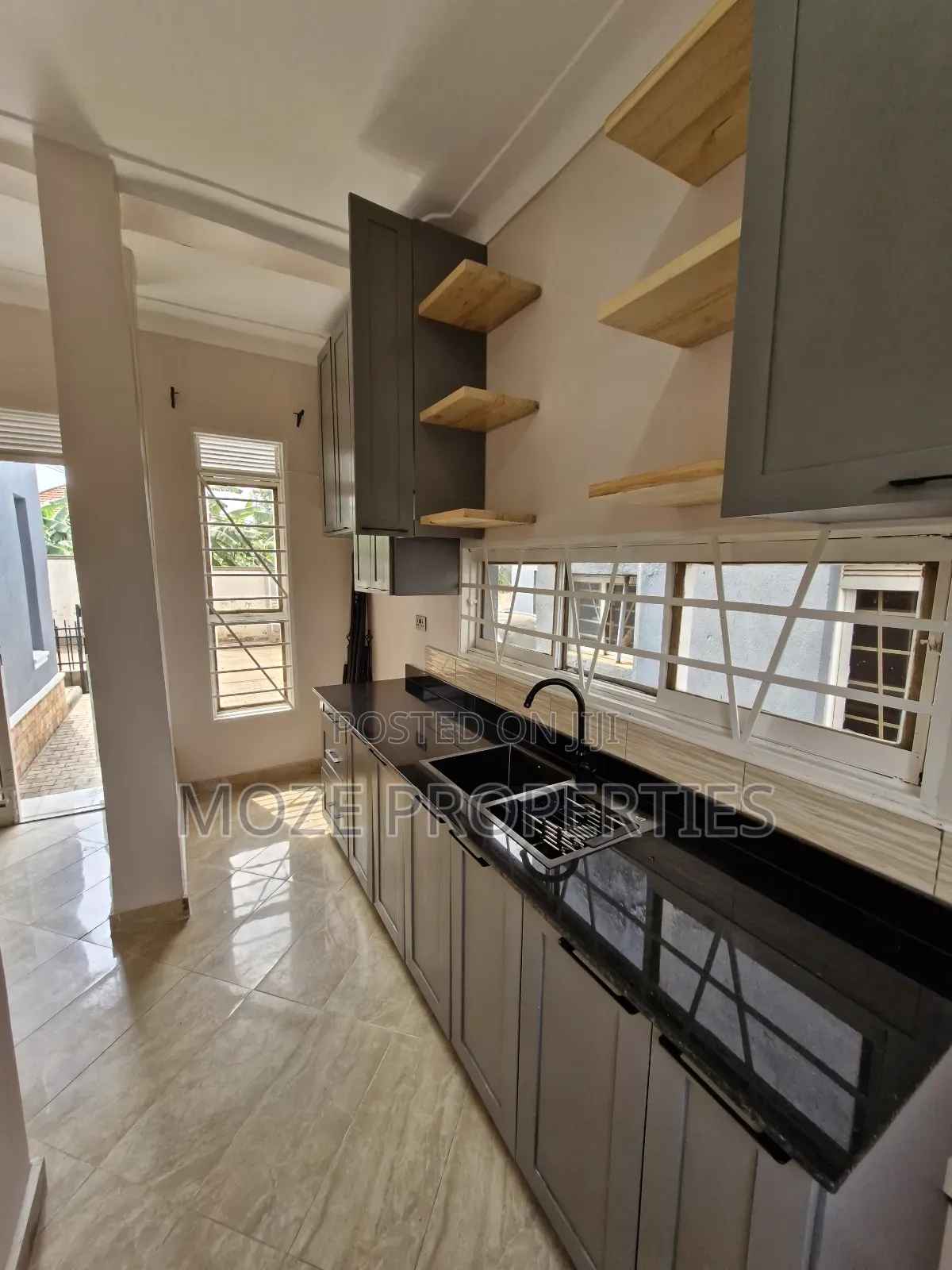 4bdrm Duplex in Kira Mamerito Road., Central Division for sale in Central Division